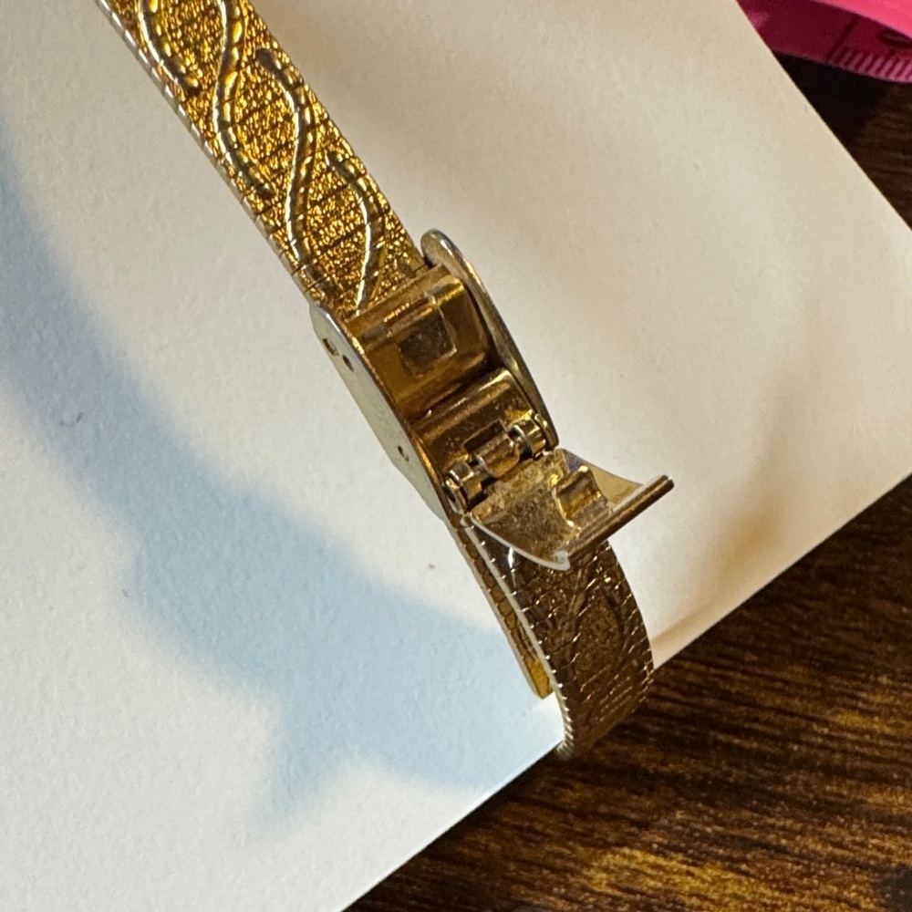 Acqua Gold Quartz Watch - Picture 3 of 9
